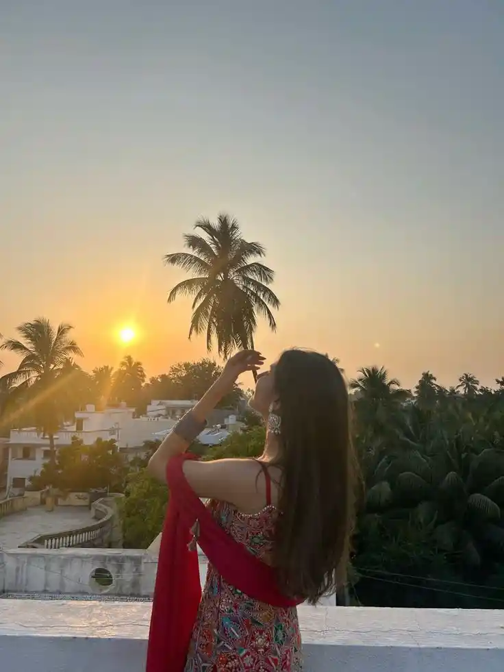 best hidden face dp for girls