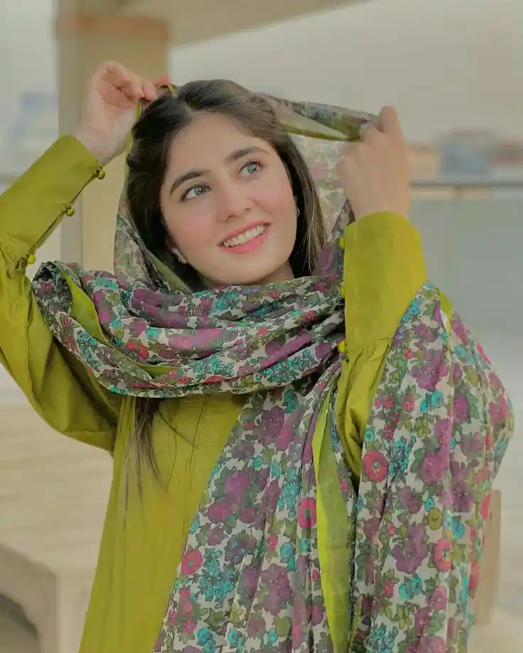 cute-cute-girl-dp-for-whatsapp