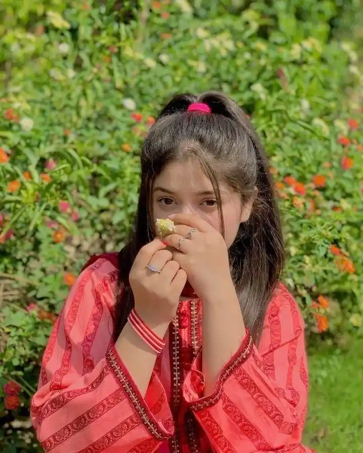 cute-girl-pic-cartoon