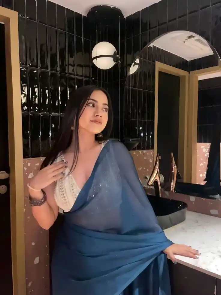 girls dpz black and white