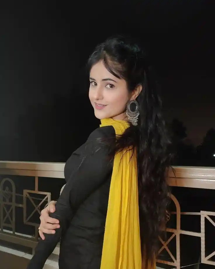 ladki ka photo album