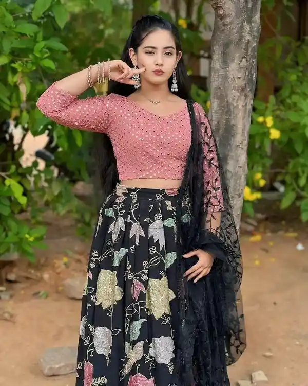 ladki ki photo acchi si