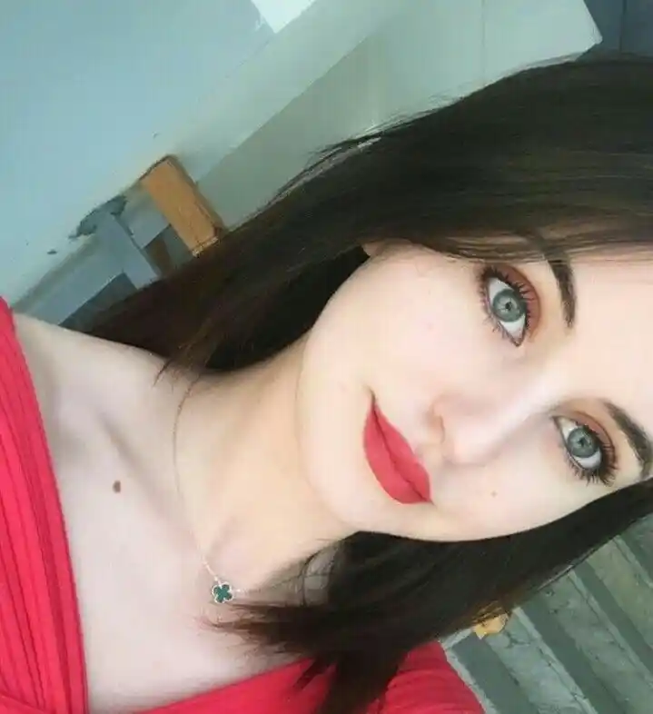 real girl profile pic aesthetic