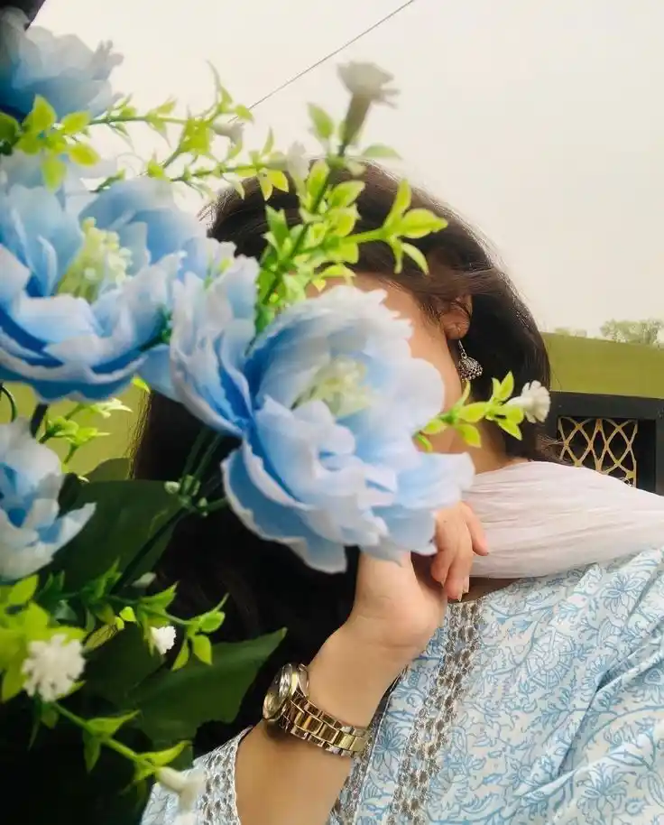 sad girl hidden face dp