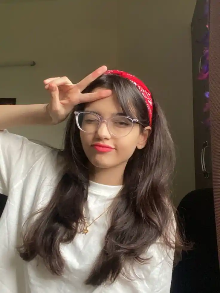 village-cute-girl-photo