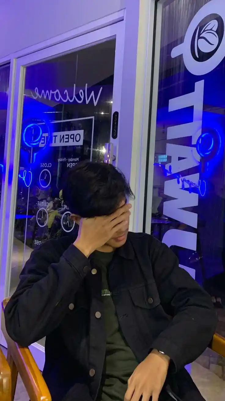 anime crying sad boy dp 1