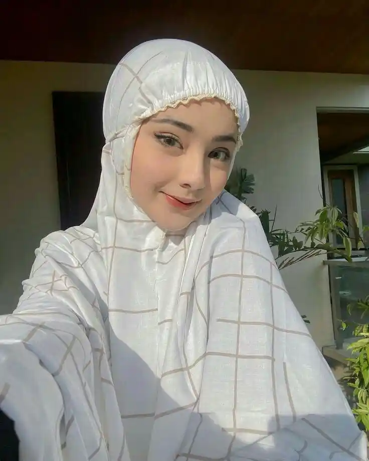 black hijab girl dp hidden face 70