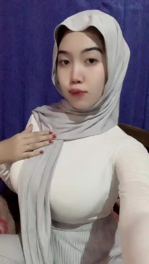 cute aesthetic hijab girl dp for instagram 64