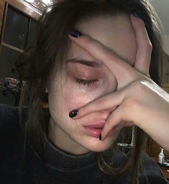 emo sad girl pfp