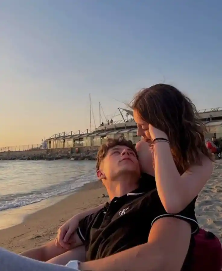 romantic love dp for instagram boy