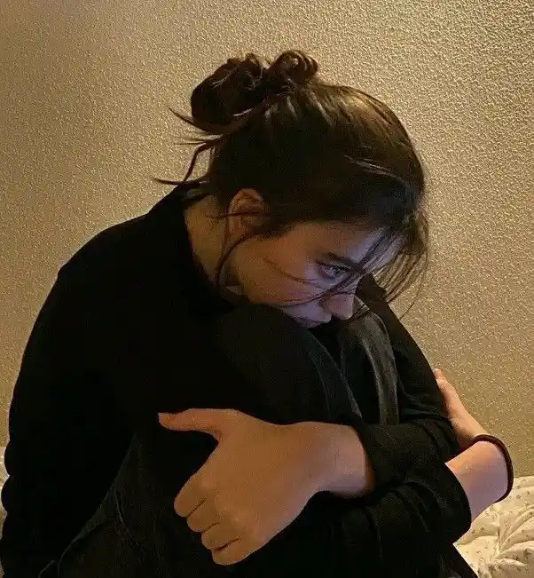 sad dp girl alone attitude