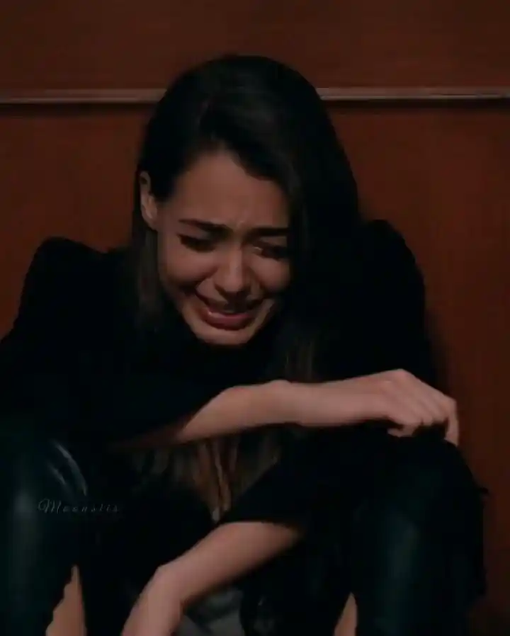 sad dp girl alone shayari